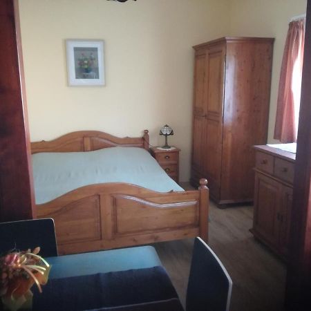 Besenyei Apartman ชาร์วาร์ ภายนอก รูปภาพ
